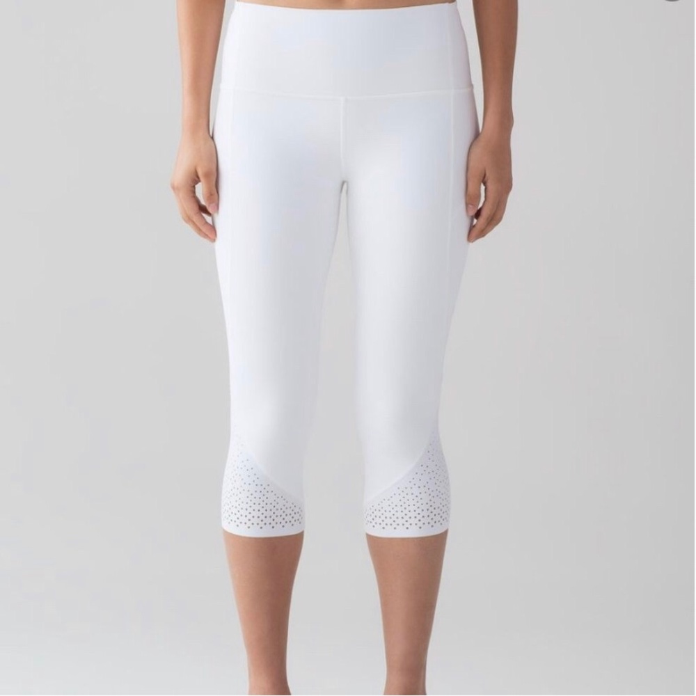 LULULEMON Anew cropped white leggings 21” Size 8